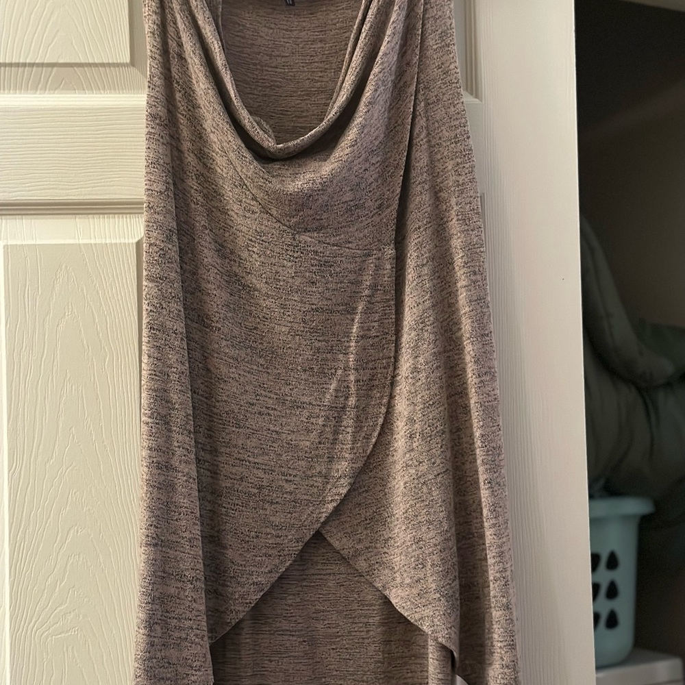 Tan Long 2-way sweater